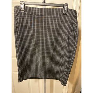 Elle Large Black Plaid  Work/ Casual Skirt 23 1/2 Long Elastic Waist 34 Inch Wai